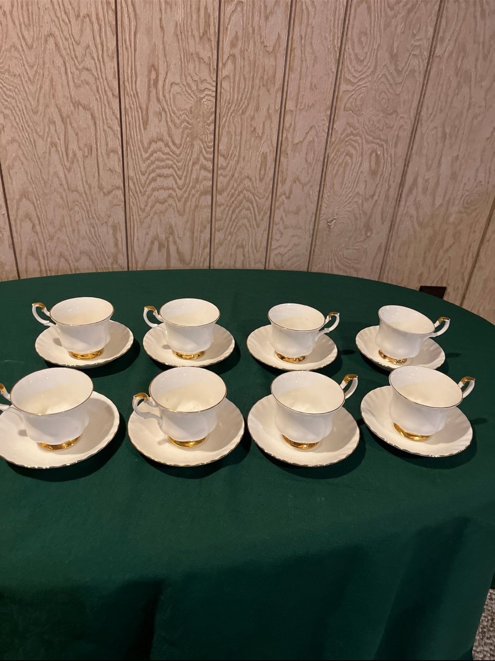 Royal Albert White and Gold Teacup and Saucer Set (8)